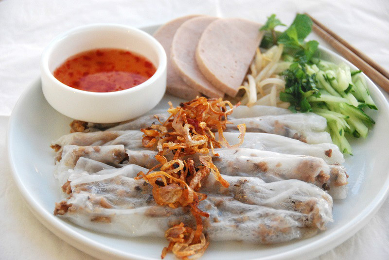 banh cuon, spill roll, street food Vietnam