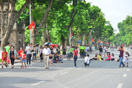 Hanoi walking streets around Hoan Kiem lakes