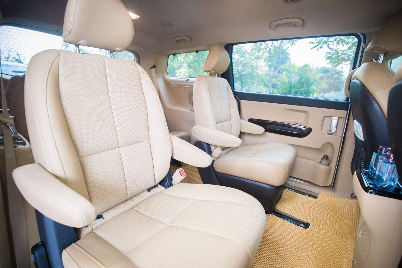 Xe Luxury Sedona Grand - Highend transfer Hanoi Halong