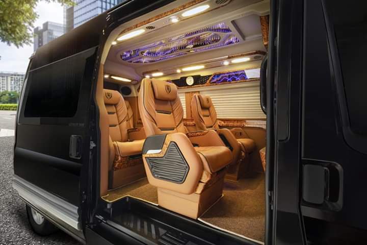 Limousine luxury bus Hanoi to Halong